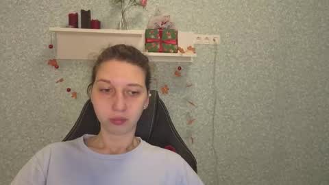 Elli online show from 12-23-25, 05:27