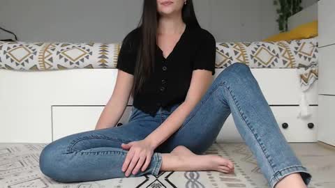 Snapshot of cuteemouse chatting on 09-28-25, 11:15 Anna online show from 09-28-25, 11:15