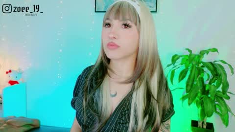 Zoe  online show from 03-30-26, 04:35