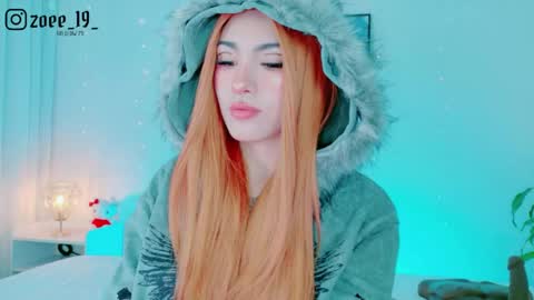 Snapshot of cuteezoe chatting on 04-19-26, 02:44 Zoe online show from 04-19-26, 02:44