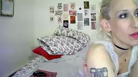 Bella online show from 11-07-25, 06:24