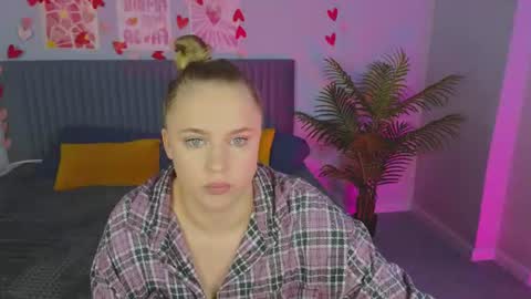 Snapshot of cutefever chatting on 06-15-26, 12:57 Amyy online show from 06-15-26, 12:57
