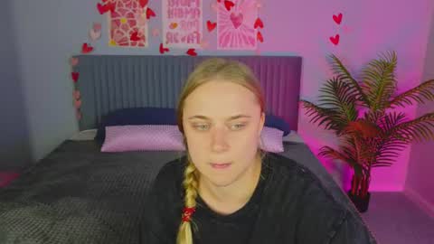 Snapshot of cutefever chatting on 07-04-26, 01:12 Amyy online show from 07-04-26, 01:12