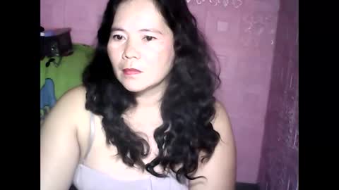 Snapshot of cutehornymom chatting on 11-10-25, 06:23 cutehornymom online show from 11-10-25, 06:23