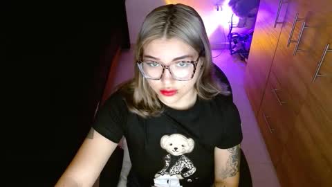 Snapshot of cuteisabella_a chatting on 03-01-26, 05:04 isabella online show from 03-01-26, 05:04