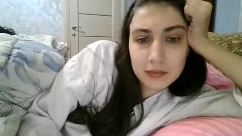 cutekattie online show from 10-22-25, 02:45