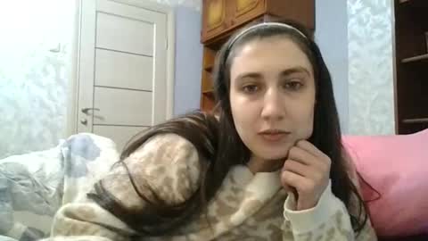 cutekattie online show from 11-19-25, 08:47
