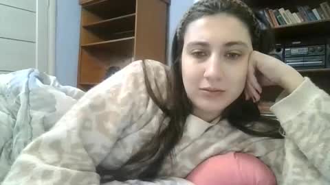 cutekattie online show from 12-17-25, 05:57