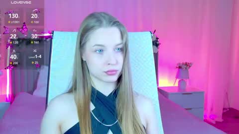 Snapshot of cutemousee chatting on 04-28-26, 08:19 Rina online show from 04-28-26, 08:19