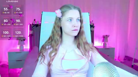Snapshot of cutemousee chatting on 04-29-26, 09:35 Rina online show from 04-29-26, 09:35