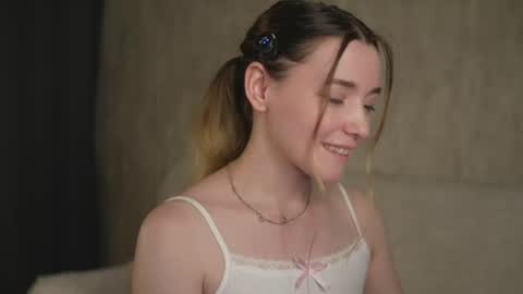 Snapshot of cutenass chatting on 06-11-26, 07:12 Mary online show from 06-11-26, 07:12