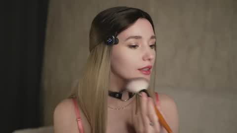 Snapshot of cutenass chatting on 06-19-26, 07:06 Mary online show from 06-19-26, 07:06
