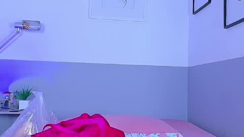 cutepetitee online show from 01-12-26, 07:52