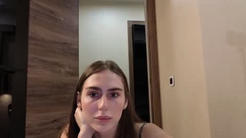 Snapshot of cuterebelious chatting on 06-29-26, 05:13 Kim online show from 06-29-26, 05:13