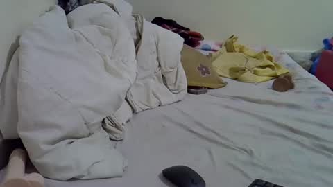 Snapshot of cutesera chatting on 10-15-25, 07:14 cute Melisa online show from 10-15-25, 07:14
