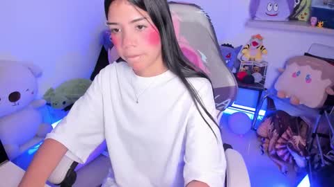  - independent model online show from 10-17-25, 12:47