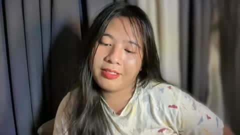 Snapshot of cutestgurl_ chatting on 06-11-26, 12:32 cute online show from 06-11-26, 12:32