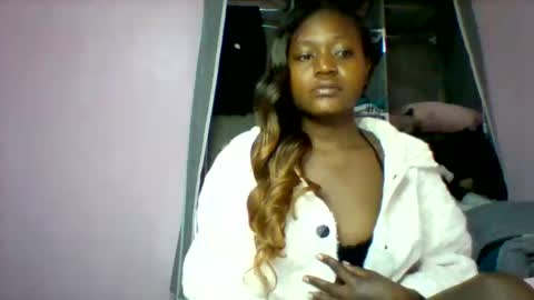 cutezola online show from 10-20-25, 05:30