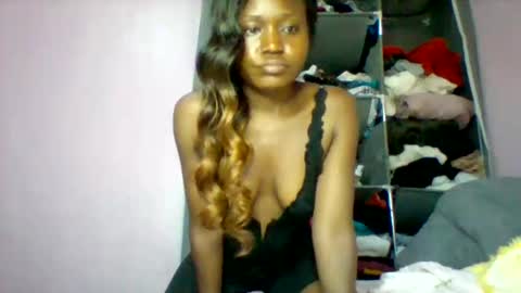 cutezola online show from 10-21-25, 05:24