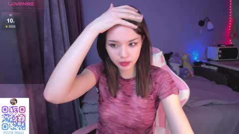 Snapshot of cutie_bellle chatting on 01-30-25, 10:30 belle online show from 01-30-25, 10:30