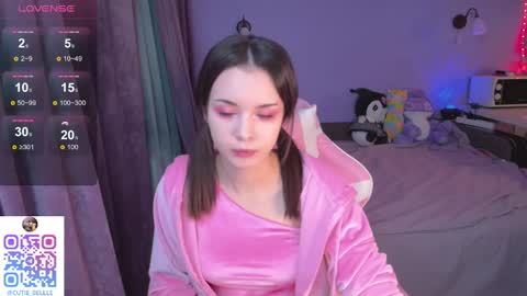 Snapshot of cutie_bellle chatting on 02-02-25, 11:32 belle online show from 02-02-25, 11:32