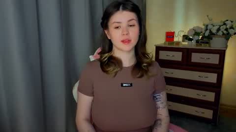 Snapshot of cutie_mili chatting on 06-18-26, 10:41 mili online show from 06-18-26, 10:41