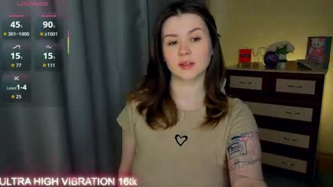 Snapshot of cutie_mili chatting on 06-29-26, 01:00 mili online show from 06-29-26, 01:00