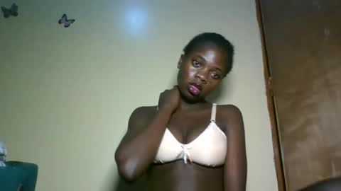 Snapshot of cutie_plush chatting on 05-16-26, 08:07 cutieplush online show from 05-16-26, 08:07