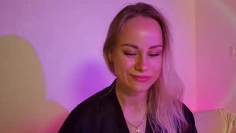 cutie_xoxo_ online show from 06-19-26, 07:06