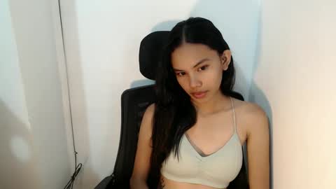 cutiee_lily2 online show from 05-31-26, 01:25