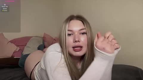 Julie  online show from 03-25-26, 09:37