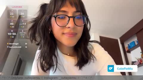 Snapshot of cutiepiemiu chatting on 01-08-25, 10:37 cutiepiemiu - online show from 01-08-25, 10:37