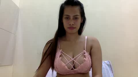 CutieTrina online show from 01-04-25, 04:00