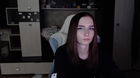 Cutti Crystal online show from 10-22-25, 08:19