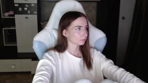 Cutti Crystal online show from 10-27-25, 06:12