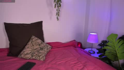 Snapshot of cuttie_blondie_dh chatting on 03-28-26, 11:10 Laura online show from 03-28-26, 11:10