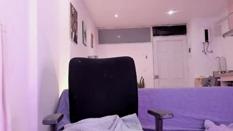 Snapshot of cyan_xo chatting on 05-30-26, 01:14 Cyan online show from 05-30-26, 01:14