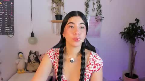 Snapshot of cyber_lizz chatting on 05-08-26, 11:21 Liz online show from 05-08-26, 11:21