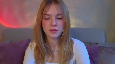 Im Emi streaming with my friend Reyna today online show from 03-17-26, 03:15