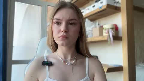 Snapshot of cyberl0ve_ chatting on 04-21-26, 11:05 Im Emi streaming with my friend Reyna today online show from 04-21-26, 11:05
