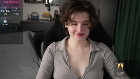 Snapshot of cybersamuraii chatting on 04-23-26, 01:13 Helen Blossom online show from 04-23-26, 01:13