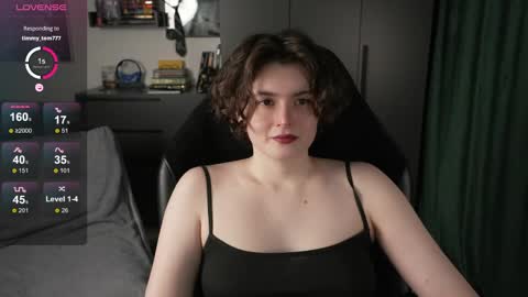 Snapshot of cybersamuraii chatting on 04-24-26, 01:24 Helen Blossom online show from 04-24-26, 01:24