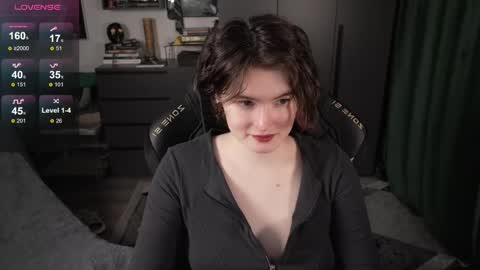 Snapshot of cybersamuraii chatting on 05-31-26, 01:40 Helen Blossom online show from 05-31-26, 01:40