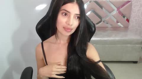 Snapshot of cynthia_ch chatting on 10-14-25, 04:13 CINTIA ARAUJO online show from 10-14-25, 04:13
