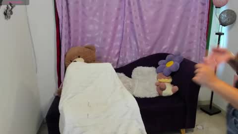 Cynthia online show from 11-18-25, 02:10