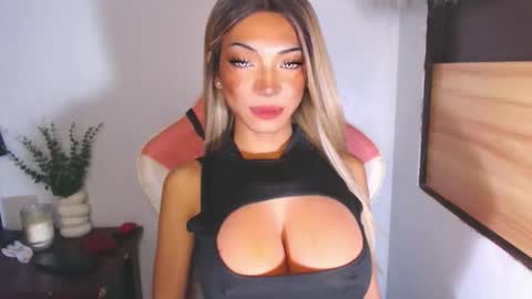 Snapshot of cyrabigcock chatting on 04-12-26, 05:29 cyrabigcock online show from 04-12-26, 05:29