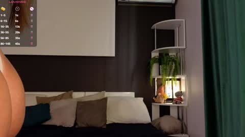 Isabella online show from 01-22-25, 07:14