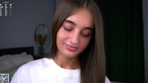 Isabella online show from 11-08-25, 01:06