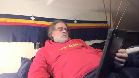 Snapshot of czechlove chatting on 01-09-25, 09:16 Andrew Thomas online show from 01-09-25, 09:16