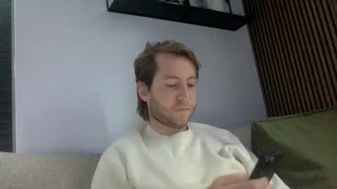 Snapshot of d3nnis_123 chatting on 10-29-25, 08:27 d3nnis_123 online show from 10-29-25, 08:27